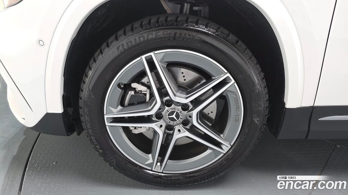 Mercedes-Benz GLA-Class GLA250 4MATIC, 2025