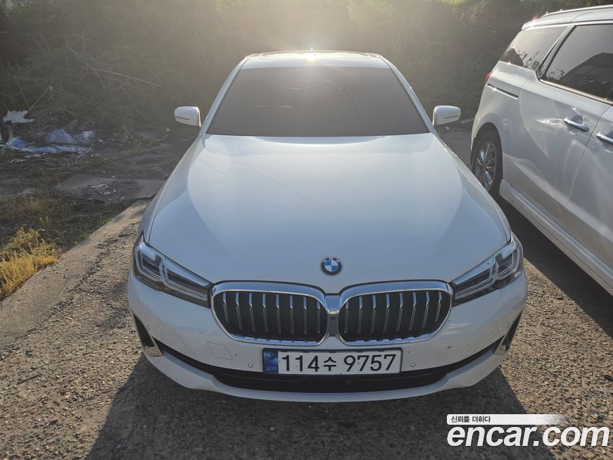 BMW 5-Series 530i xDrive Luxury, 2023