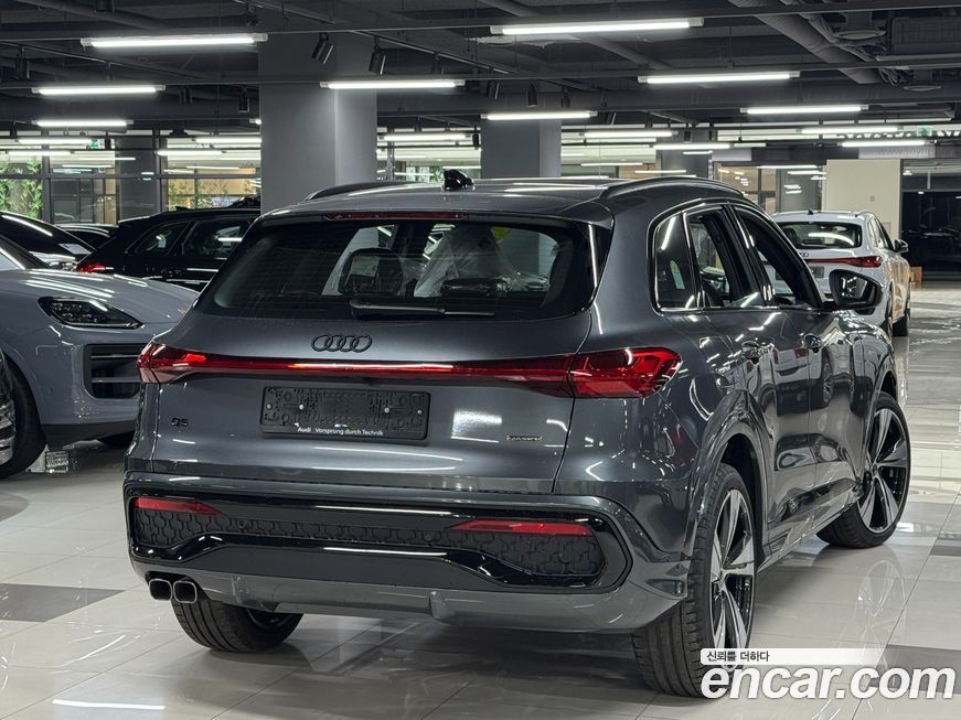 Audi Q5 40 TDI Quattro S Line Black Edition, 2025