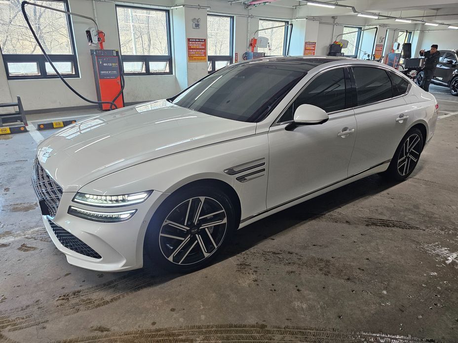 Genesis G80 Gasoline 2.5 Turbo AWD, 2025