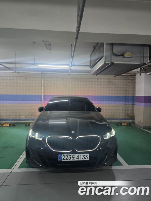 BMW 5-Series 520i M Sport, 2025