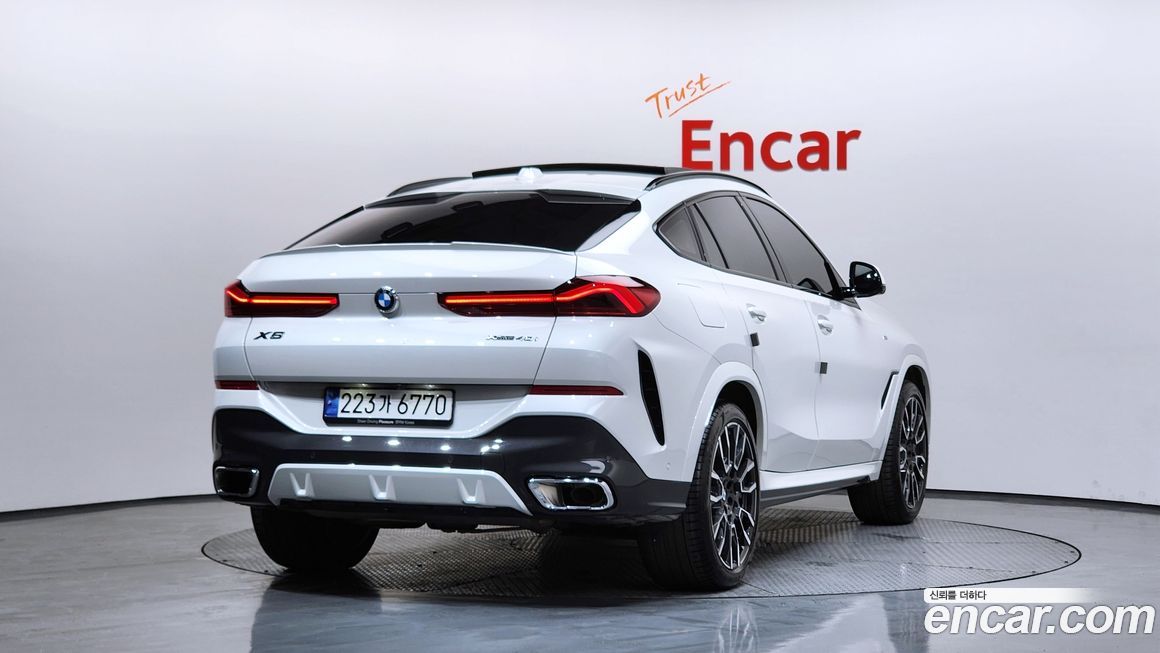 BMW X6 xDrive40i M Sport, 2024