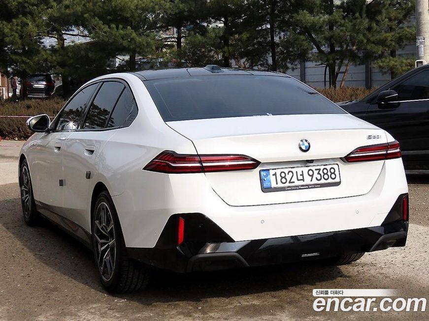 BMW 5-Series 520i M Sport, 2024