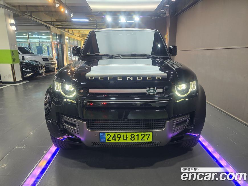 Land Rover Defender 110 P300 X-Dynamic SE, 2025