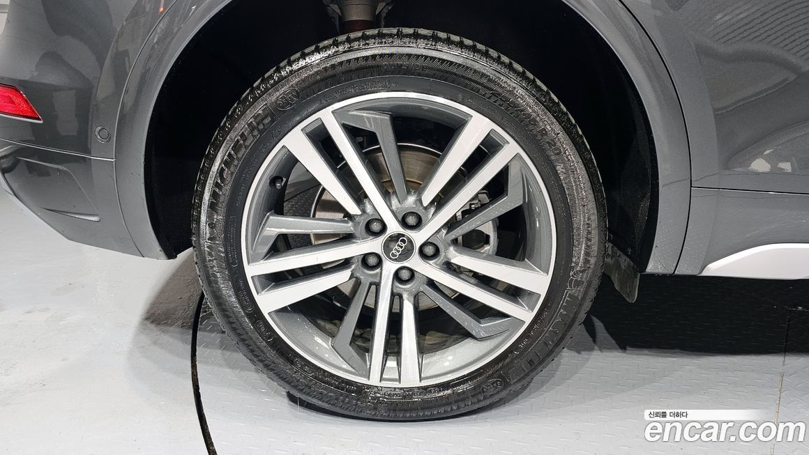 Audi Q5 45 TFSI Quattro Premium, 2023