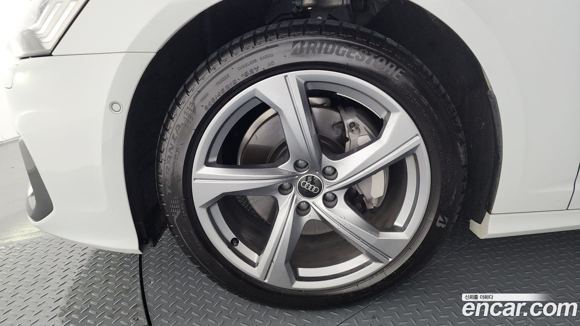 Audi A6 45 TFSI Premium, 2024