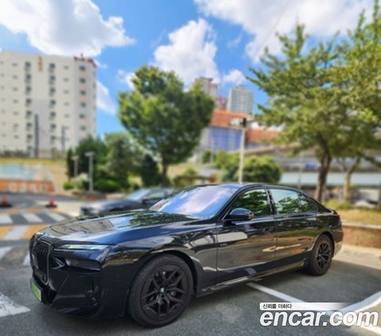 BMW 7-Series 740i xDrive M Sport, 2025