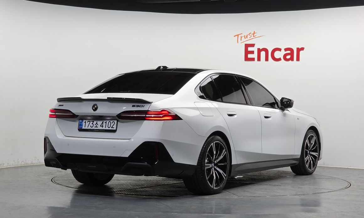 BMW 5-Series 530i xDrive M Sport, 2024