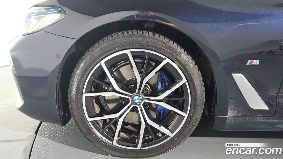 BMW 5-Series 530i M Sport Package, 2023