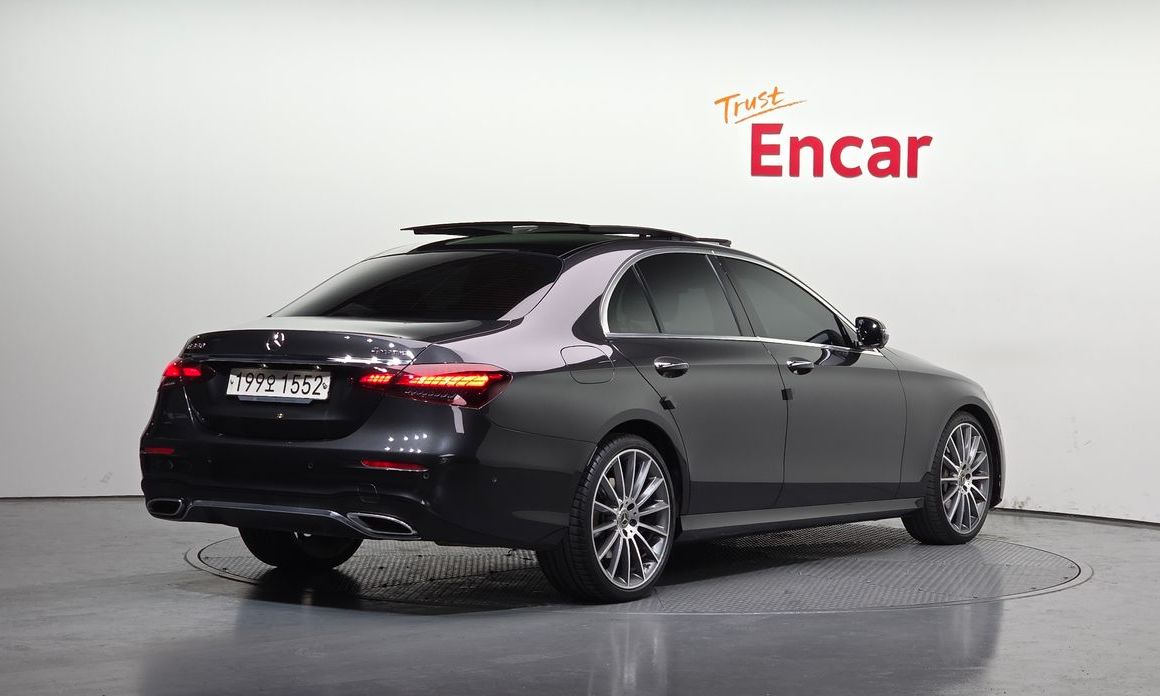 Mercedes-Benz E-Class E350 4MATIC AMG Line, 2022
