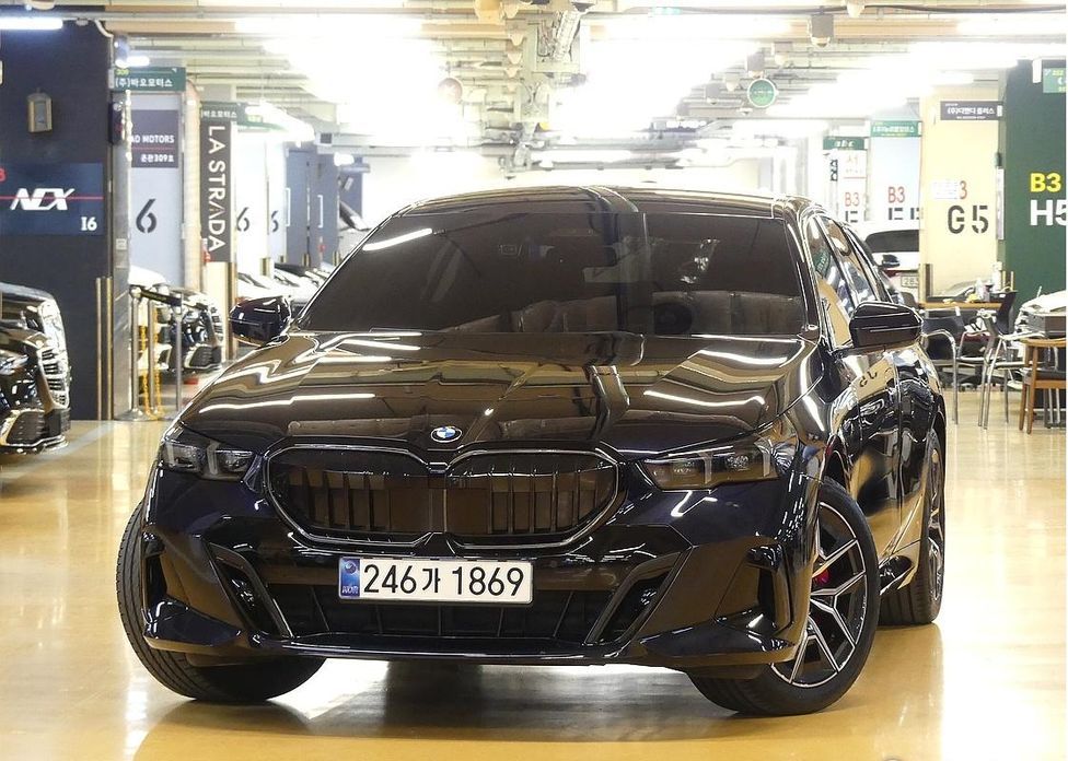 BMW 5-Series 520i Special Edition, 2025