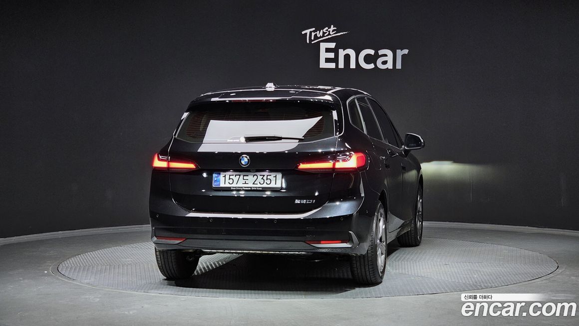 BMW 2-Series 220i Advantage, 2025