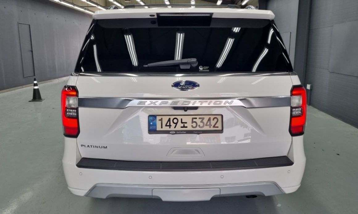 Ford Expedition Platinum 4WD, 2021