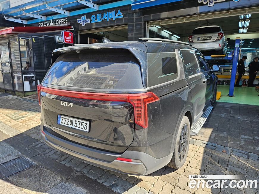 Kia Carnival 7-Seater Gravity, 2025