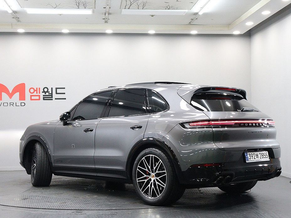 Porsche Cayenne 4.0 GTS, 2025