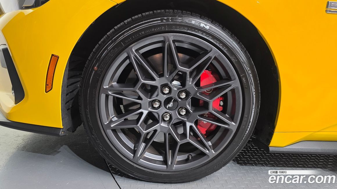 Ford Mustang 5.0 GT Premium Convertible, 2024