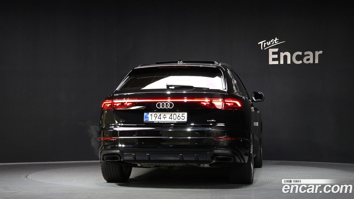 Audi Q8 55 TFSI Quattro Premium, 2025