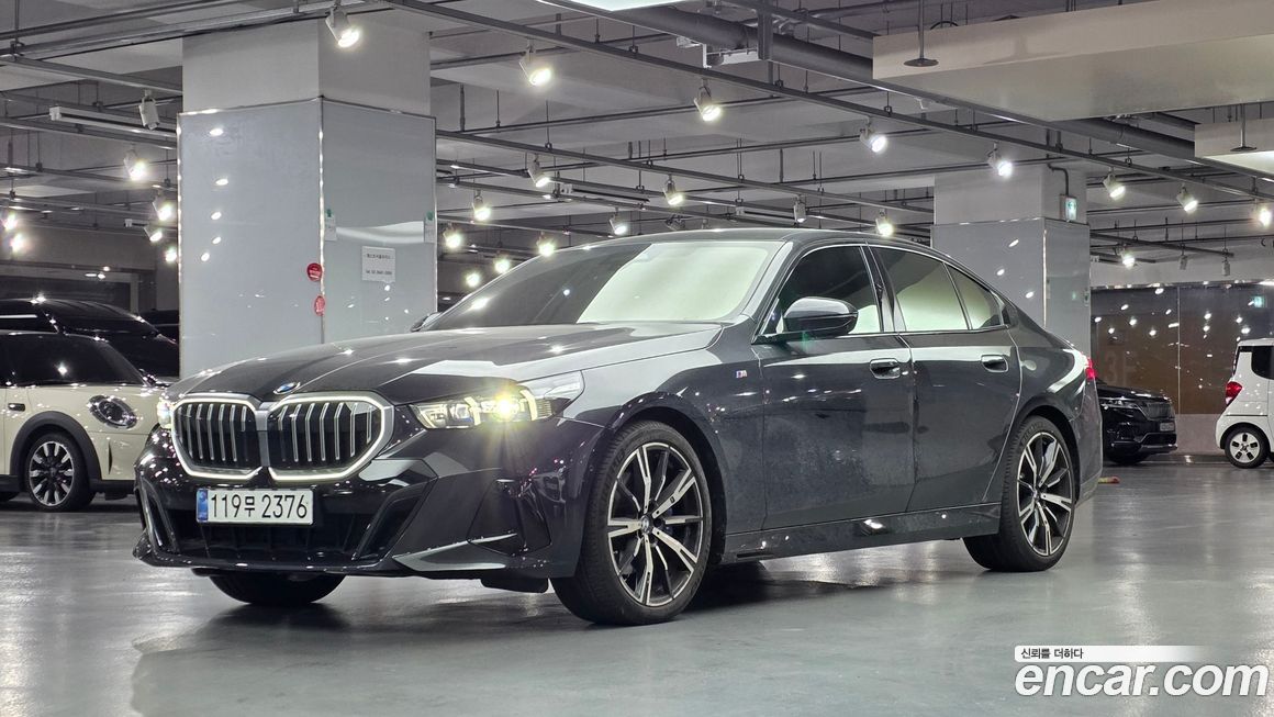 BMW 5-Series 530i xDrive M Sport, 2025
