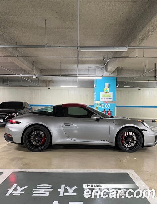 Porsche 911 Targa 4 GTS, 2025