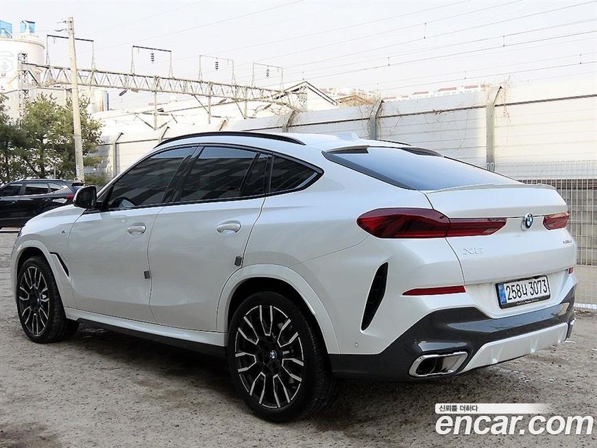 BMW X6 xDrive40i M Sport, 2025