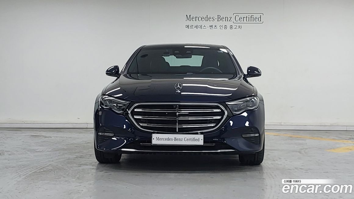 Mercedes-Benz E-Class E300 4MATIC Exclusive, 2025