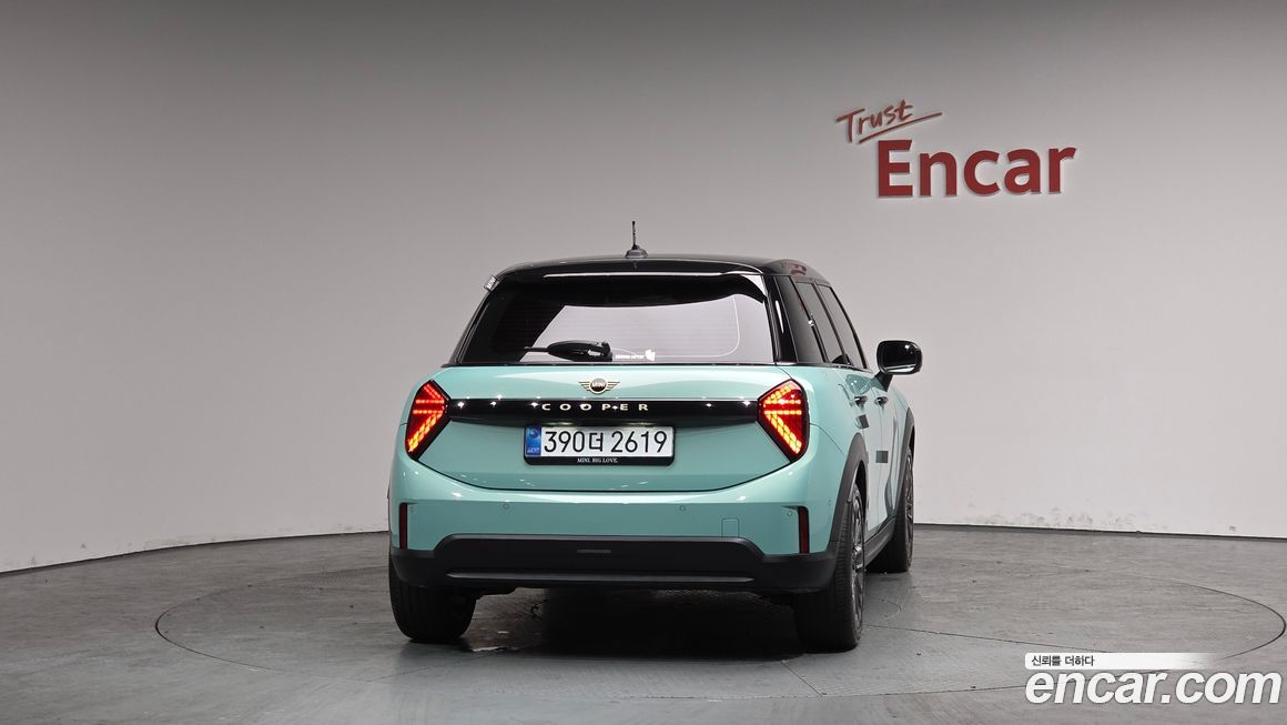 Mini Cooper 5Door Essential, 2025