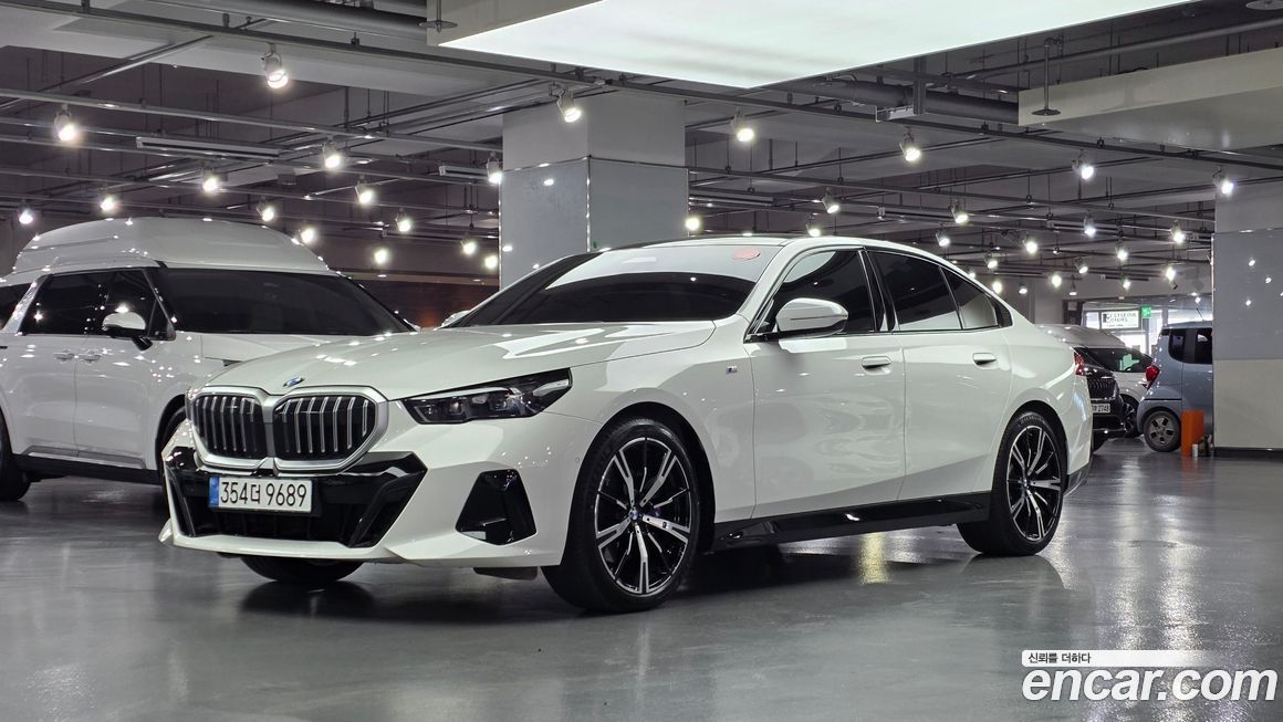 BMW 5-Series 530i xDrive M Sport, 2025