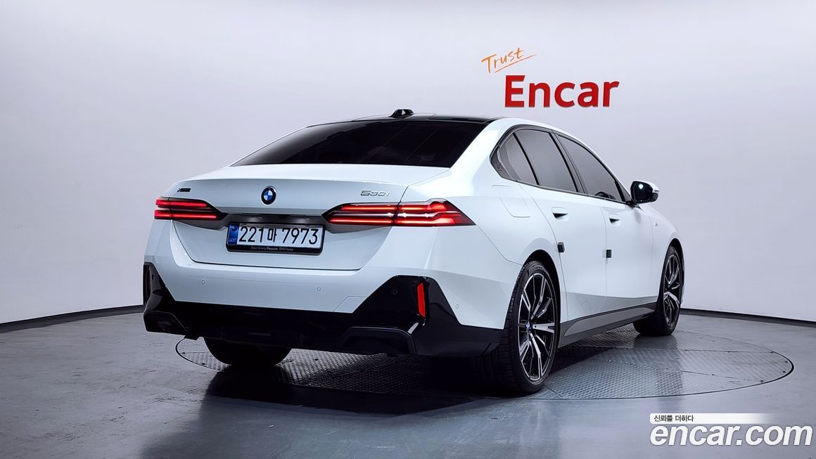 BMW 5-Series 530i xDrive M Sport, 2025
