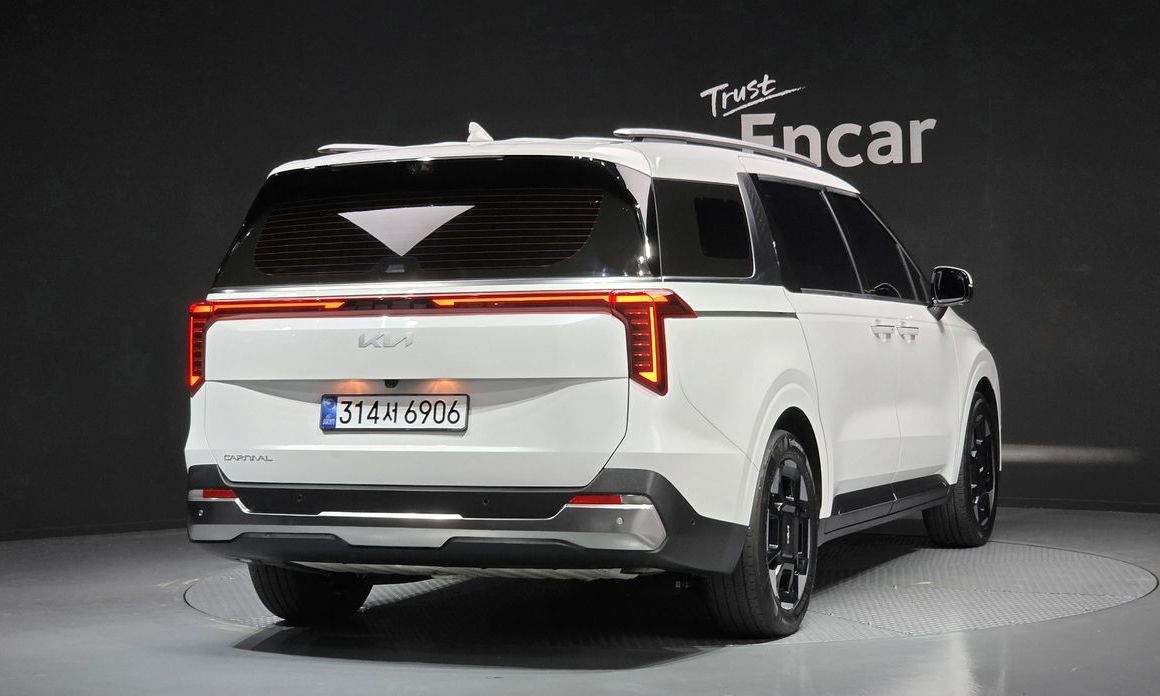 Kia Carnival 7-Seater Signature, 2024