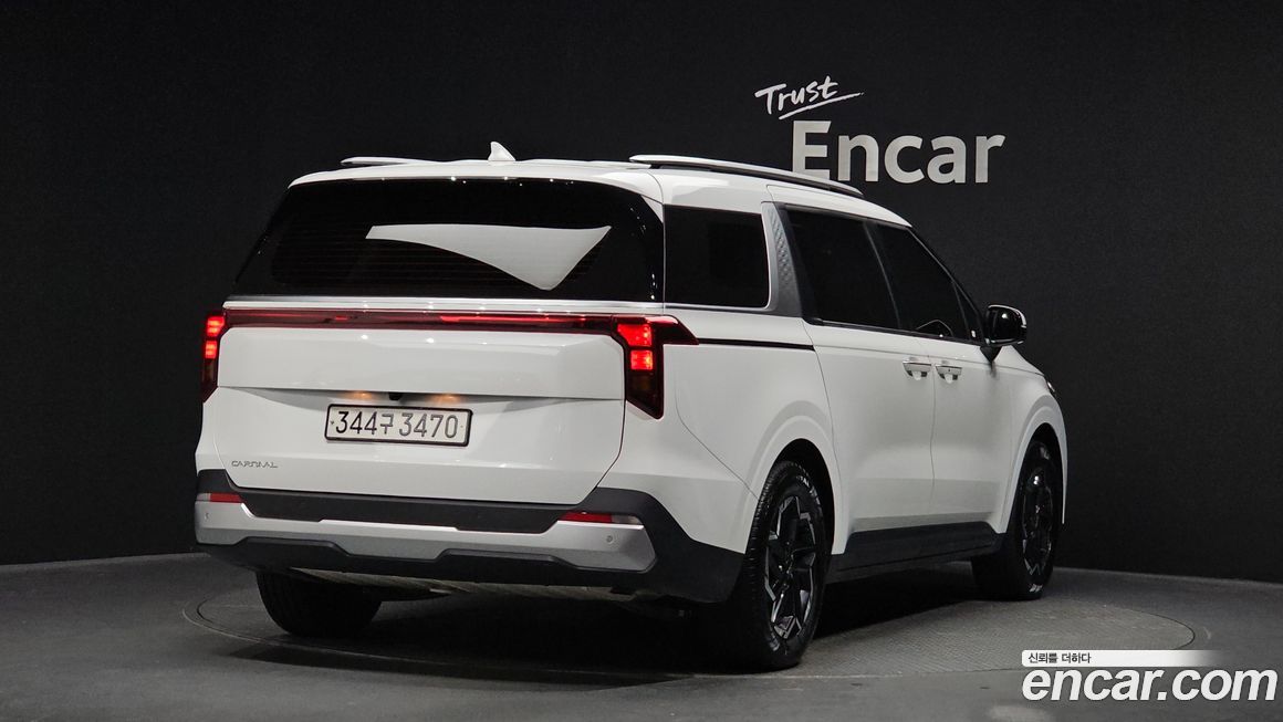Kia Carnival 9-Seater Prestige, 2024