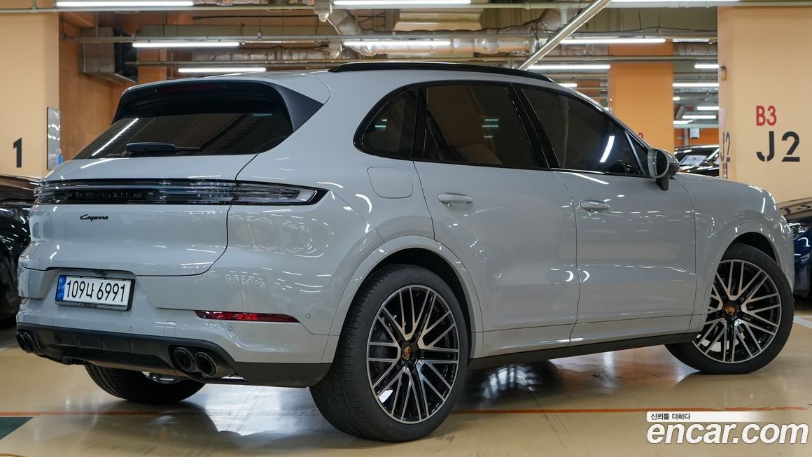 Porsche Cayenne 3.0, 2024