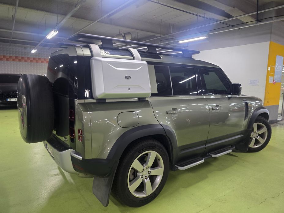 Land Rover Defender 110 D300 HSE, 2022