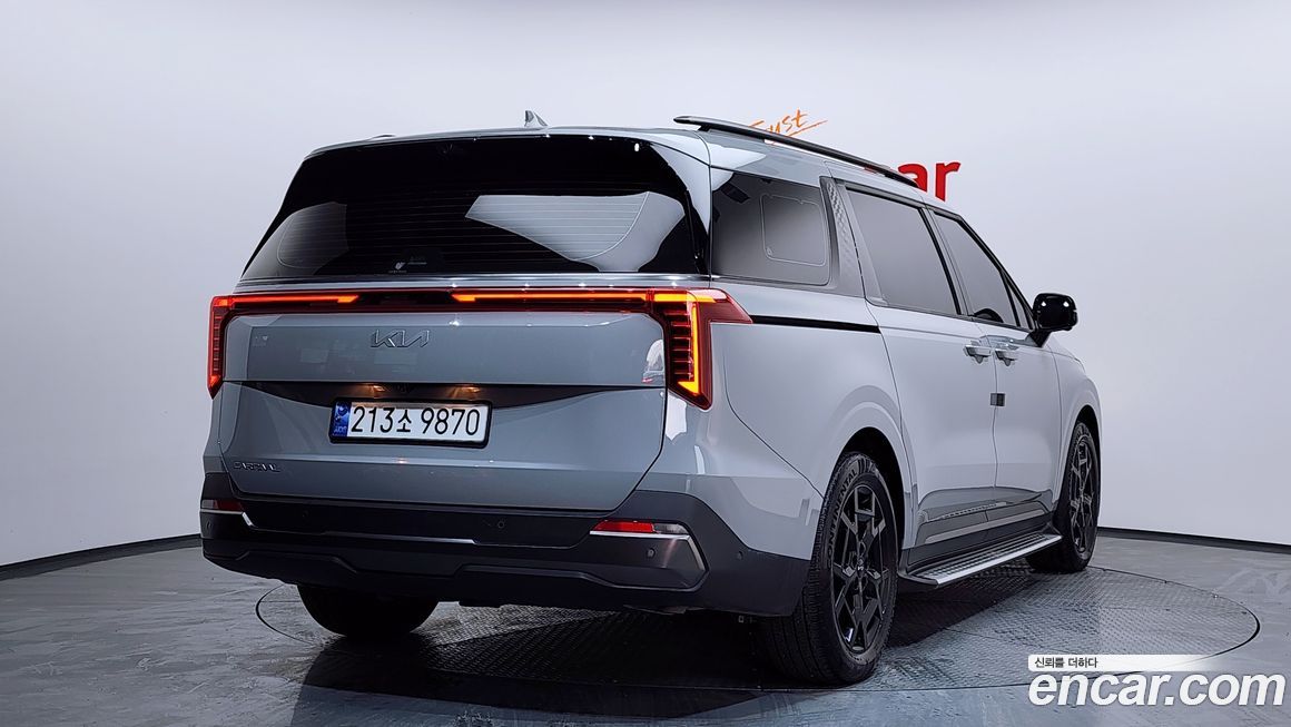 Kia Carnival 9-Seater Gravity, 2024