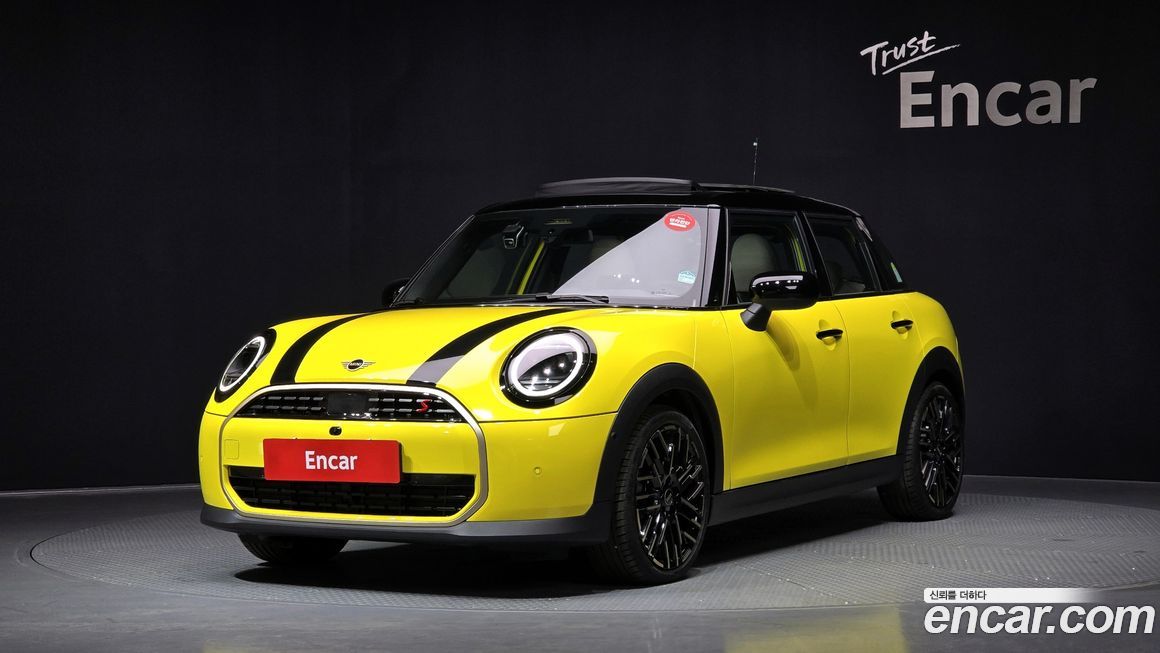 Mini Cooper 5 Door Favoured, 2025