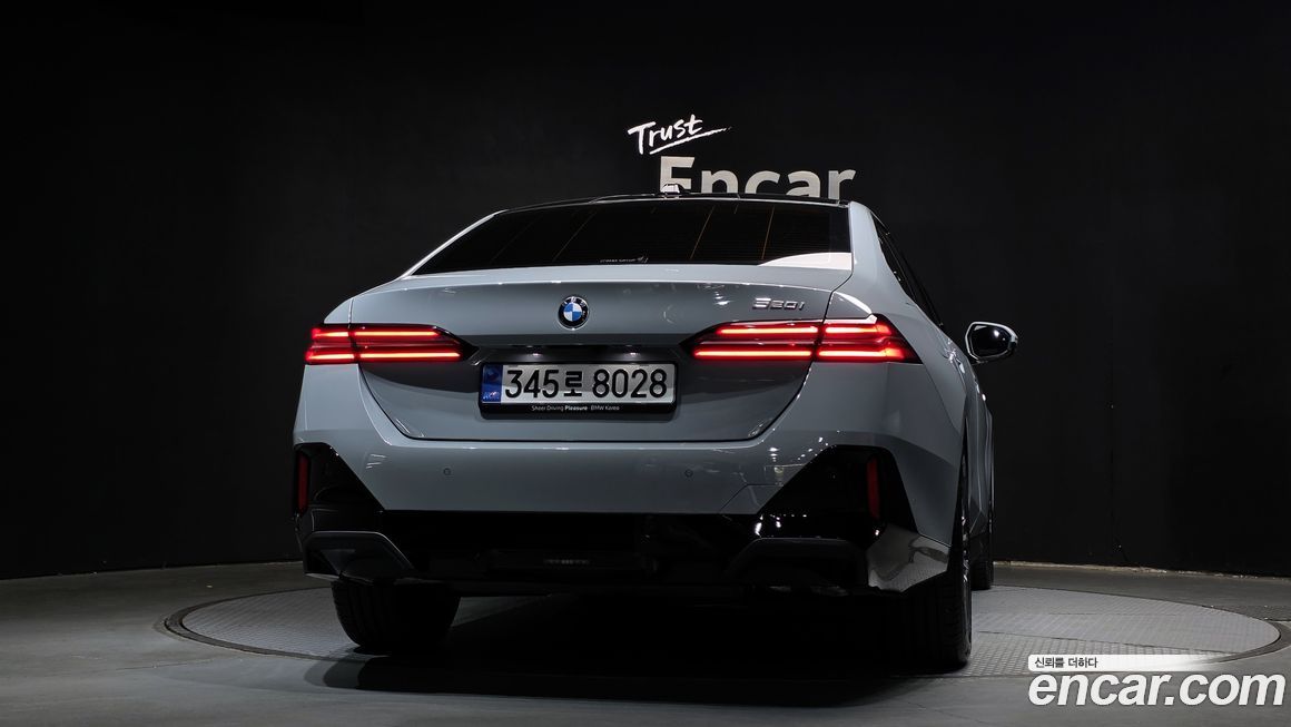 BMW 5-Series 520i M Sport, 2025