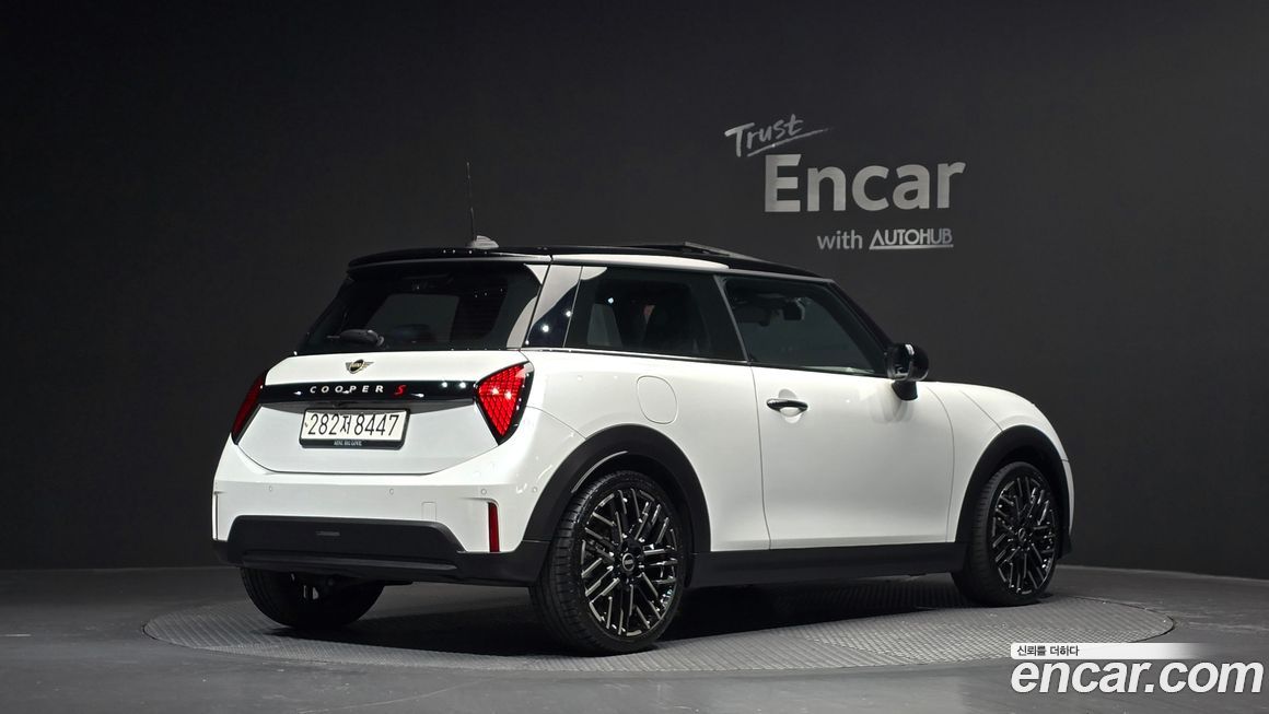 Mini Cooper Favoured, 2025