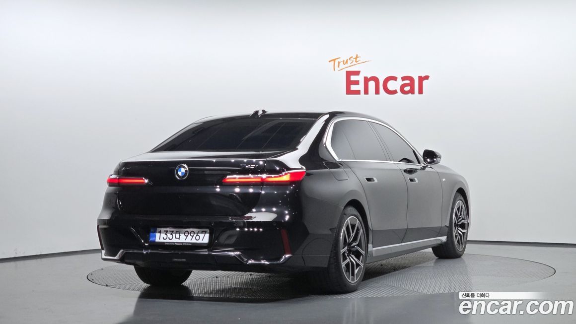 BMW 7-Series 740i xDrive M Sport, 2025