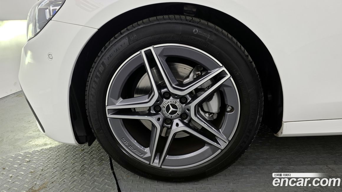 Mercedes-Benz E-Class E250 AMG Line, 2023