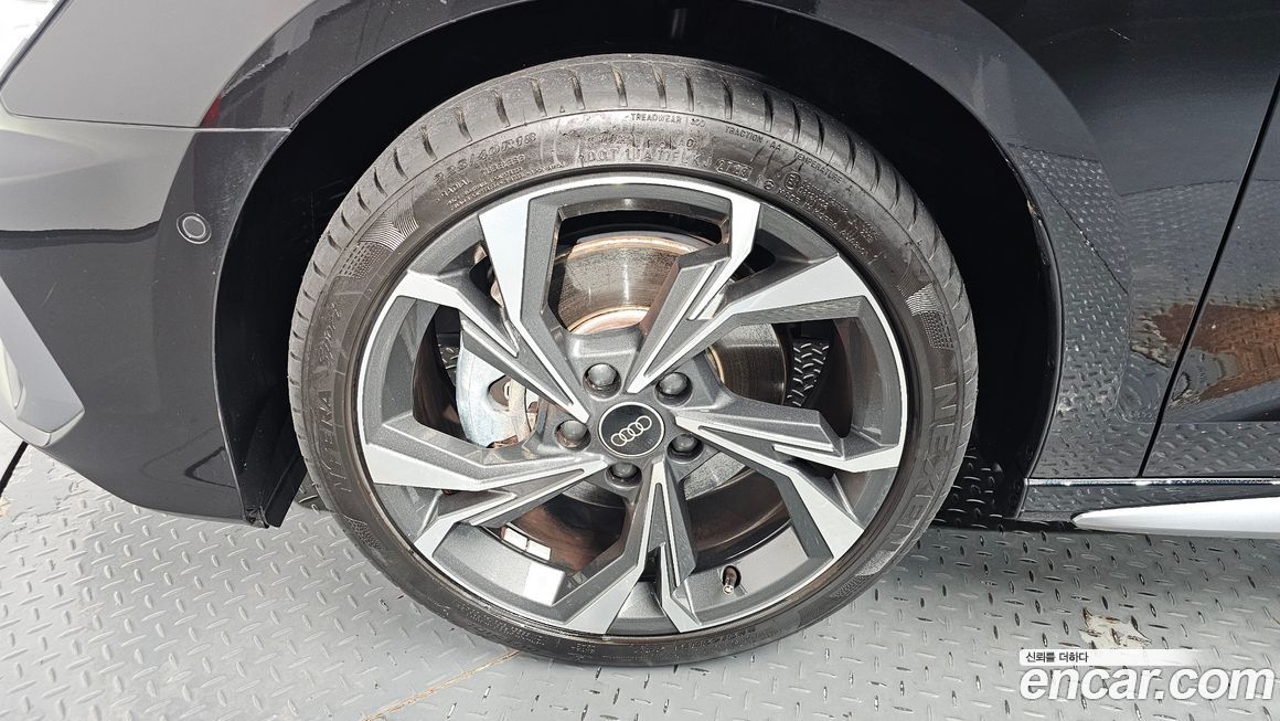 Audi A3 40 TFSI Premium, 2024