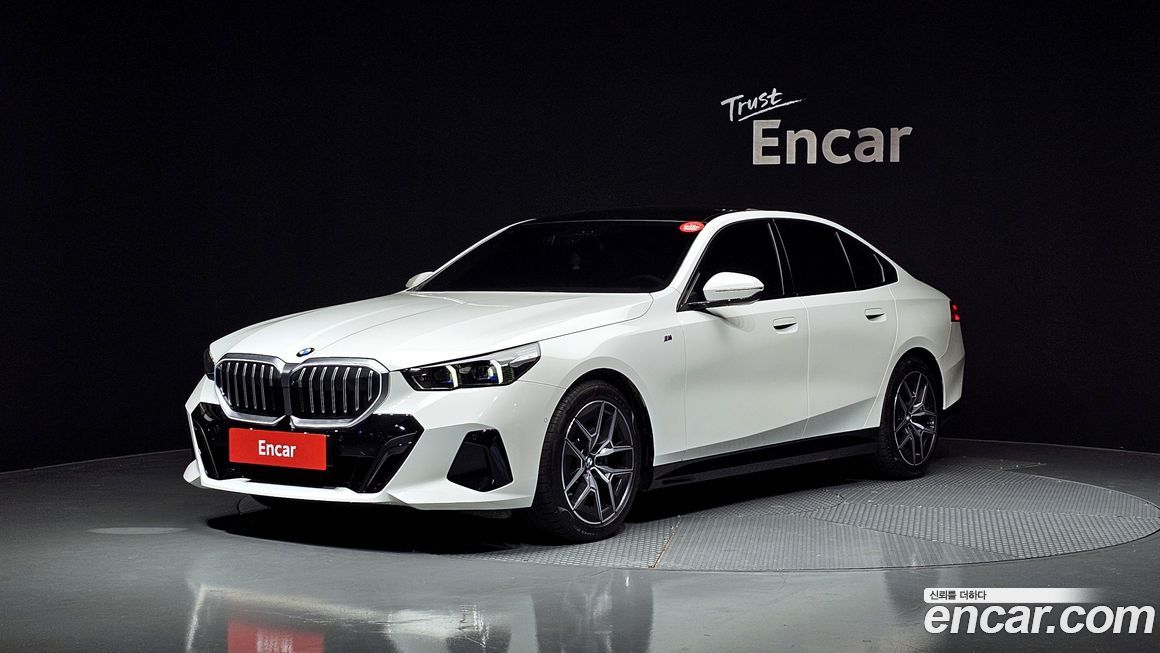 BMW 5-Series 523d, 2025
