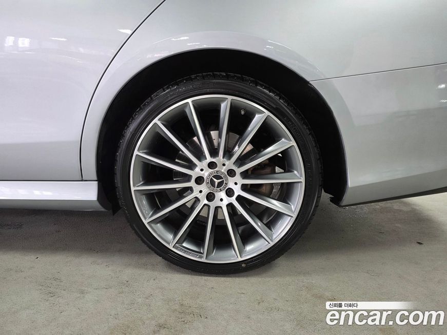 Mercedes-Benz E-Class E350 4MATIC AMG Line, 2022