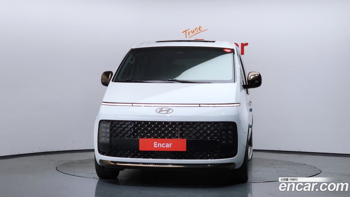 Hyundai Staria Lounge 9-Seater, 2025