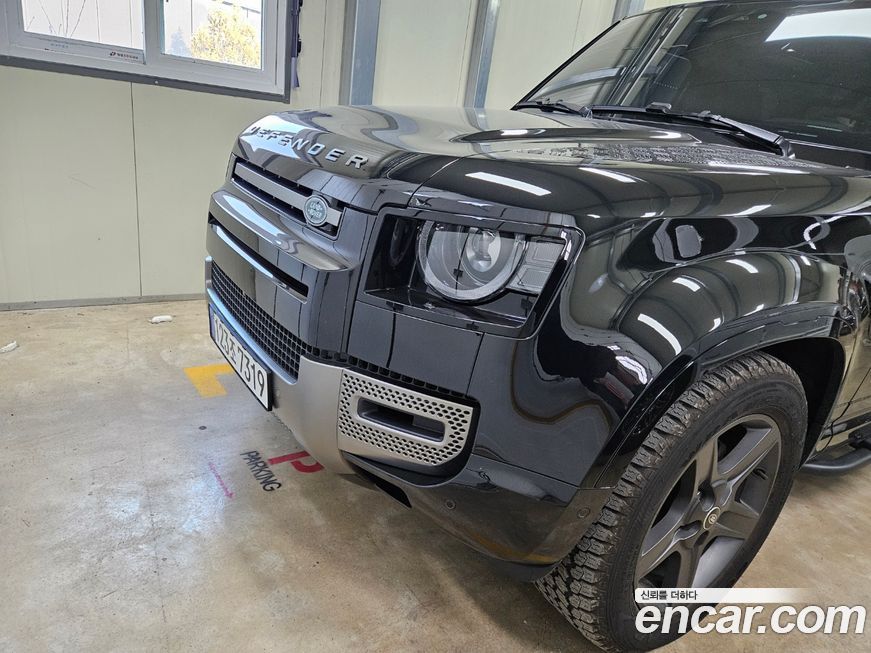 Land Rover Defender 90 D250 X-Dynamic SE, 2025