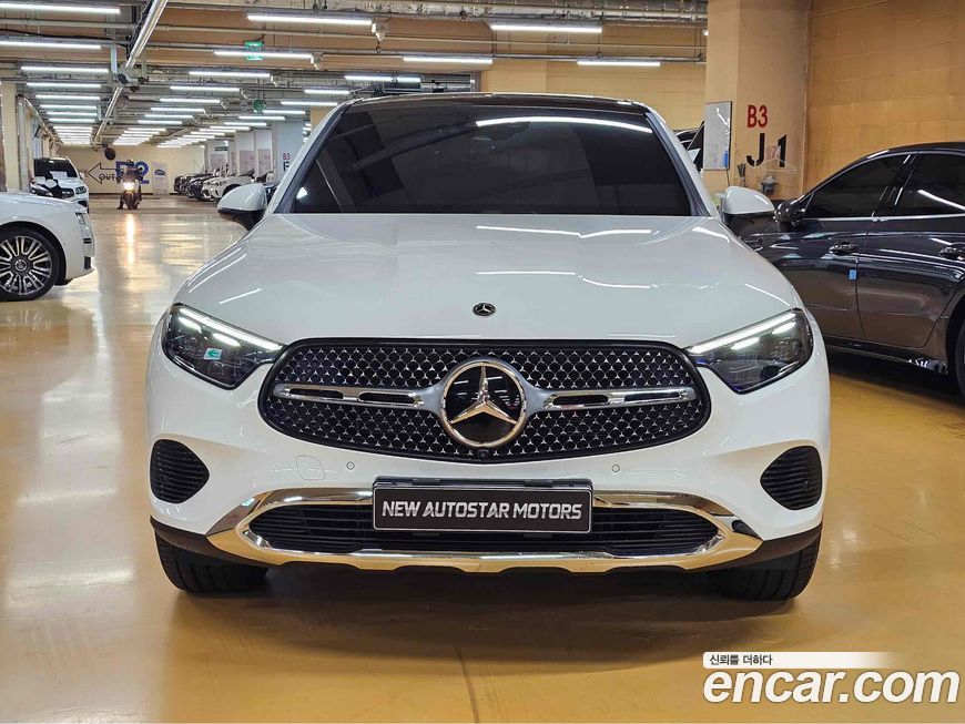 Mercedes-Benz GLC-Class GLC300 4MATIC Avnatgarde Coupe, 2025