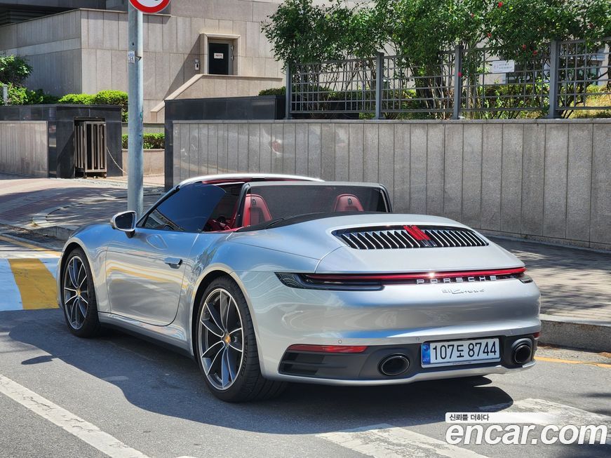 Porsche 911 Carrera 4 Cabriolet, 2024