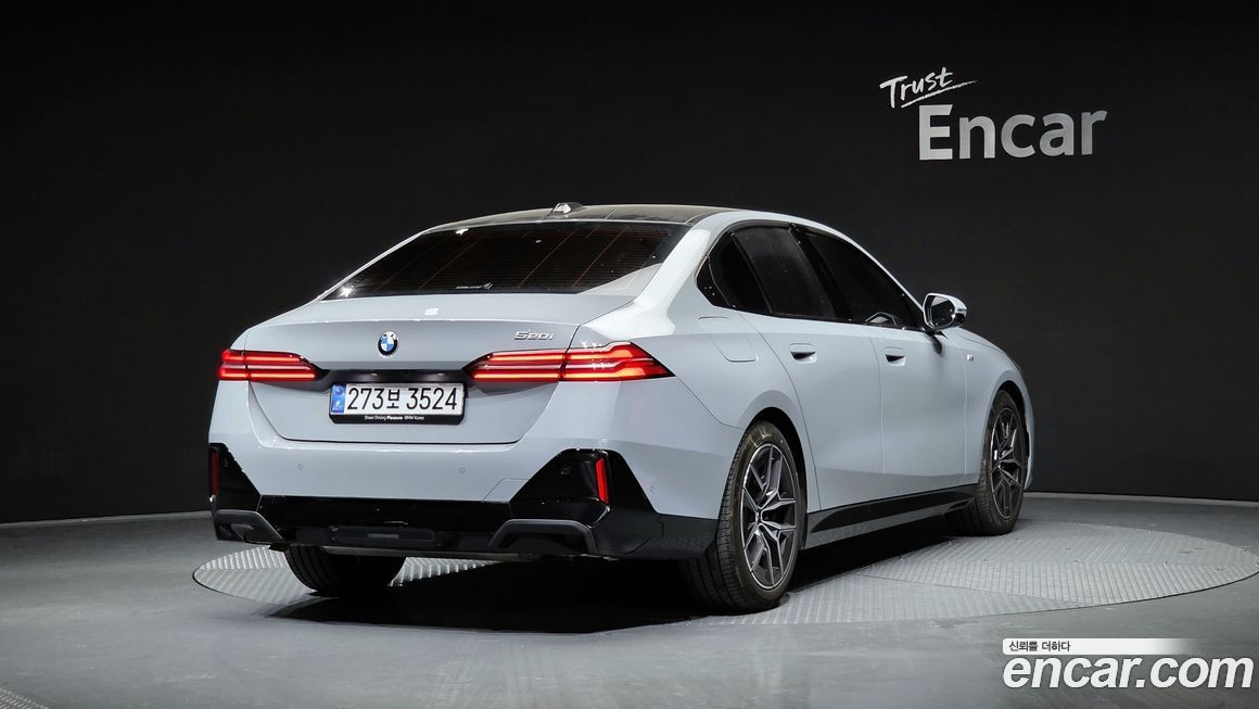 BMW 5-Series 520i M Sport, 2025