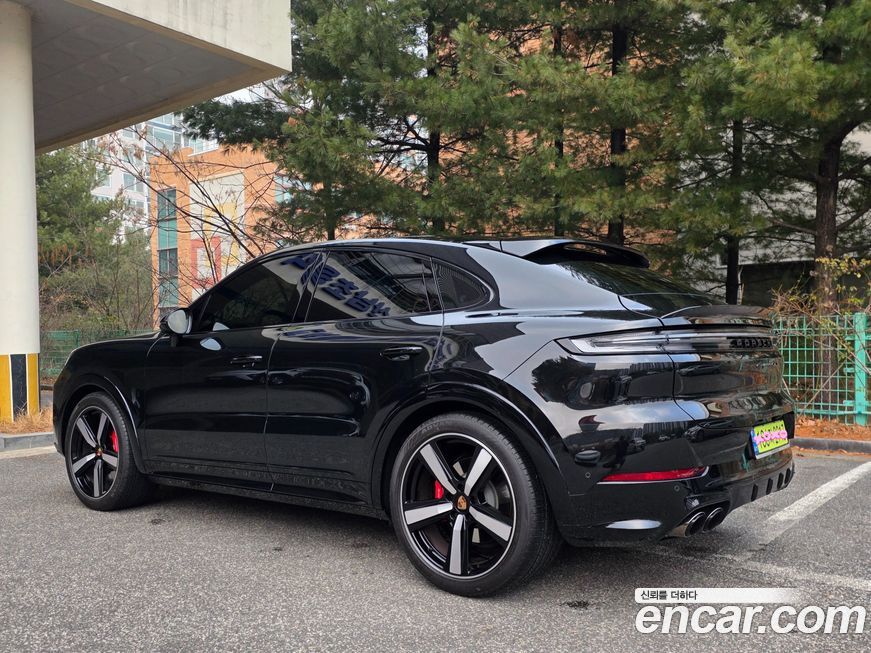 Porsche Cayenne 4.0 GTS Coupe, 2025