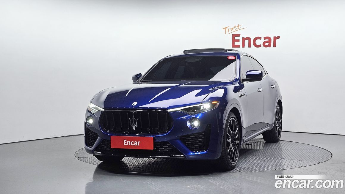 Maserati Levante 3.0 AWD Modena, 2022