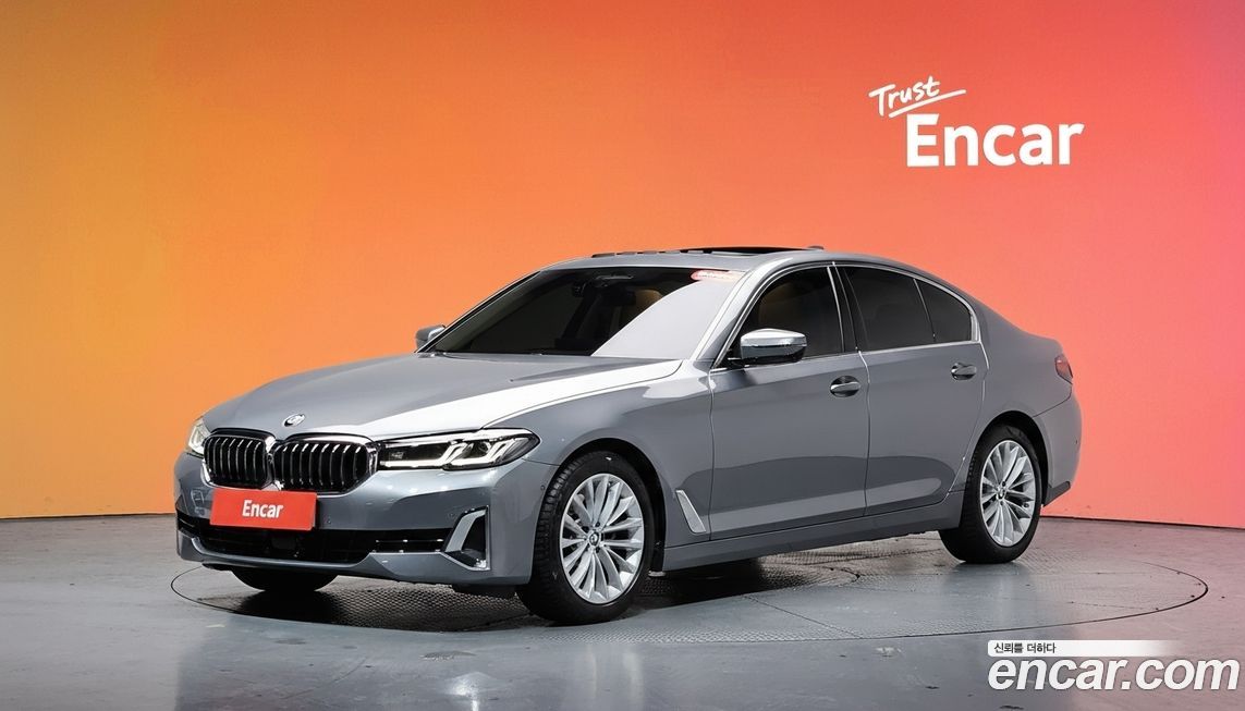 BMW 5-Series 520i Luxury, 2023