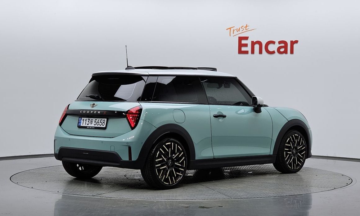 Mini Cooper Favoured, 2025